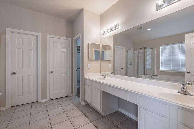 Building Photo - 6707 Topsfield Point Dr