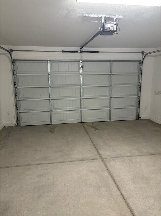 Building Photo - 4738 S Element