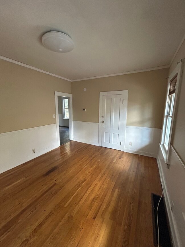 Building Photo - 39 Springdale Ave