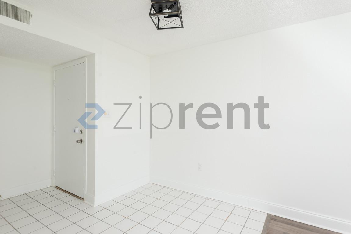 Building Photo - Unit 91