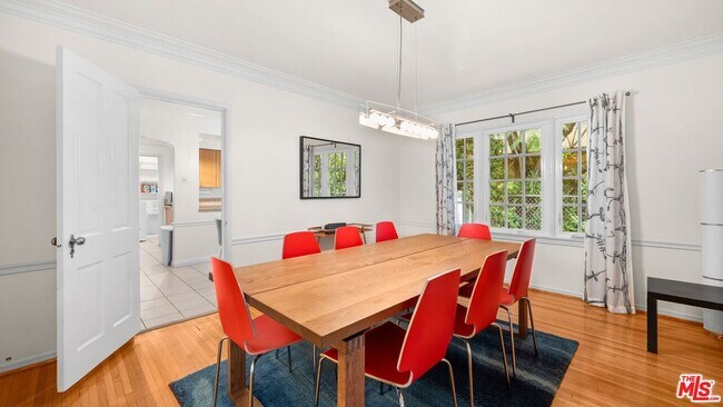 Building Photo - 434 N Genesee Ave