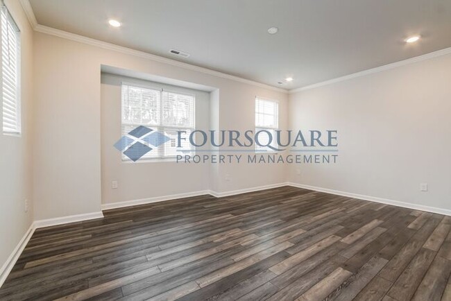 Building Photo - End Unit Town Home | 2nd Floor Back Deck |...