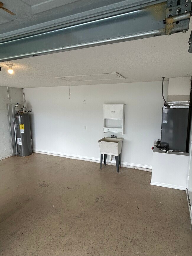 Building Photo - 6480 NW Volucia Dr