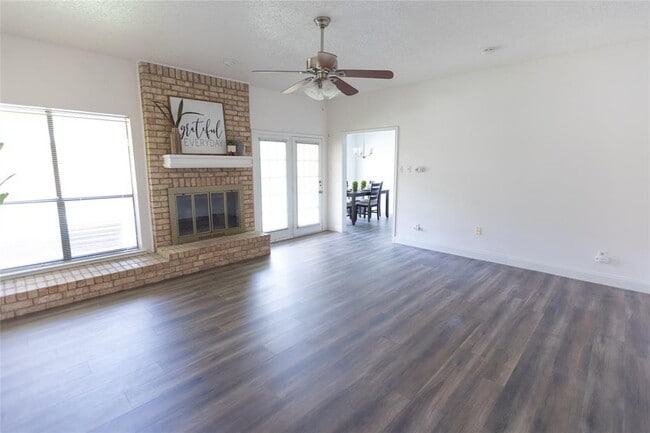 Building Photo - 4910 Ledgestone Dr