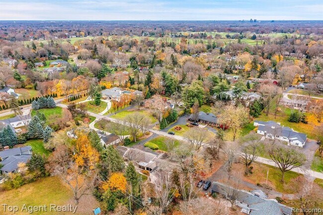 Building Photo - 5760 Snowshoe Cir