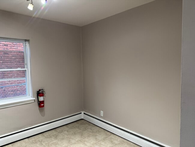 Building Photo - 68 E Main