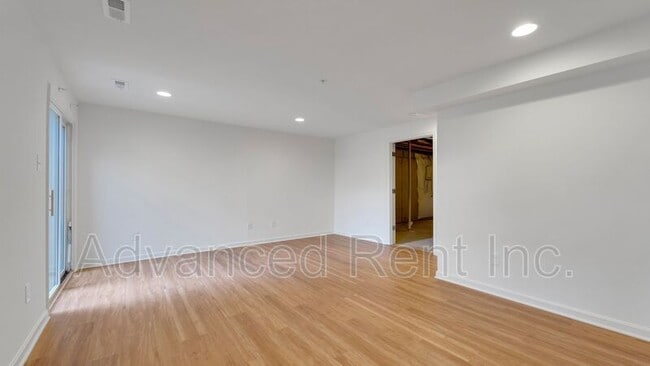 Building Photo - 1404 Roman Ridge Way