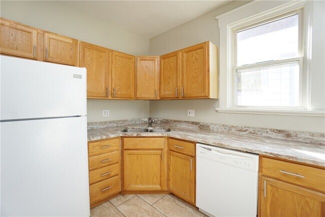 Building Photo - 2434 Kenilworth Ave