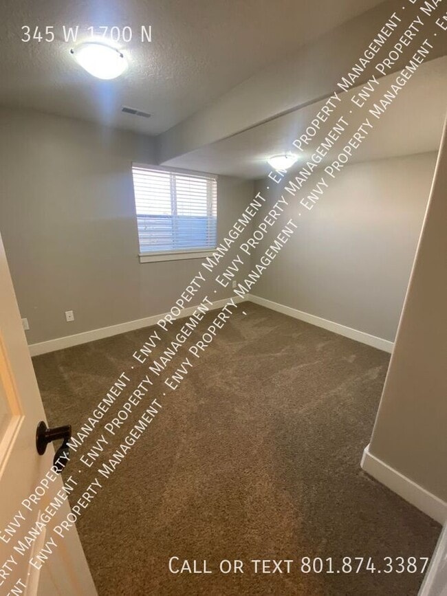 Building Photo - 345 1700 N