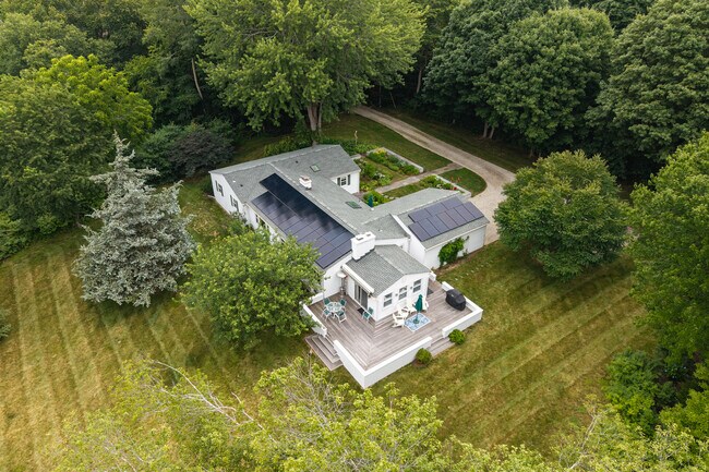 Building Photo - 82 Scotland Rd