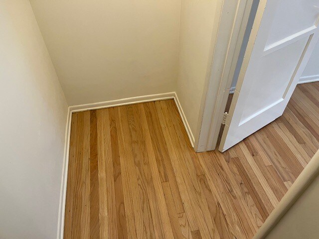 Building Photo - 3155 S Barrington Ave