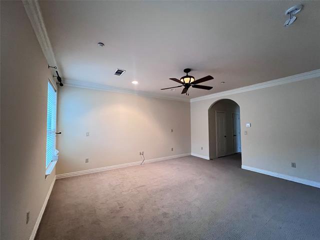 Building Photo - 7809 Linwood Ave