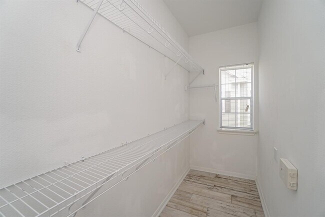 Building Photo - 3001 Murworth Dr