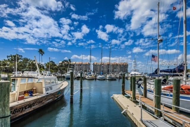 Building Photo - 1455 Fairway Dr