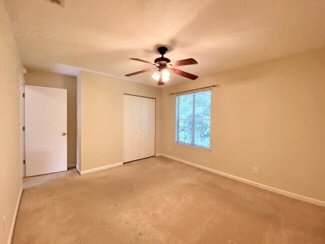 Building Photo - 2126 Alpine Rd