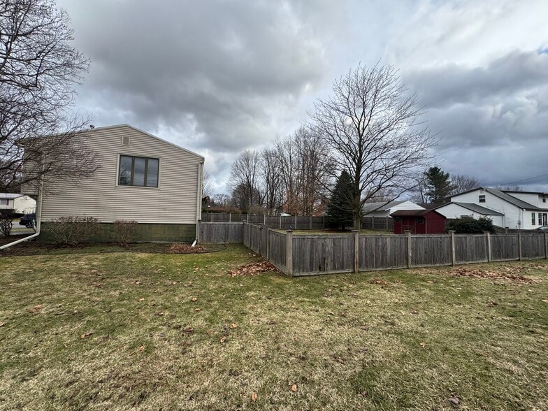 Building Photo - 4000 Marlton Cir