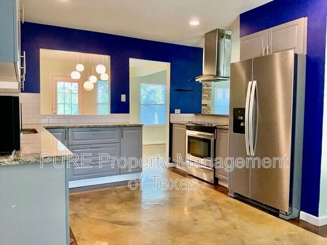 Building Photo - 9103 Comburg Dr