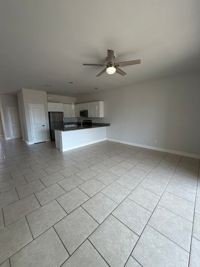 Building Photo - 1131 San Cristobal Ave