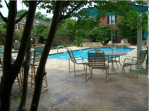 Pool - Summerville Court