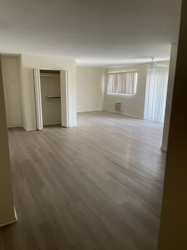 Building Photo - 824 S Wooster St