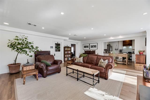 Building Photo - 2216 W Lotus Ave