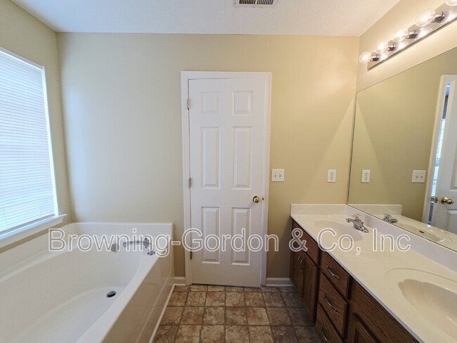 Building Photo - 701 Warmstone Ct