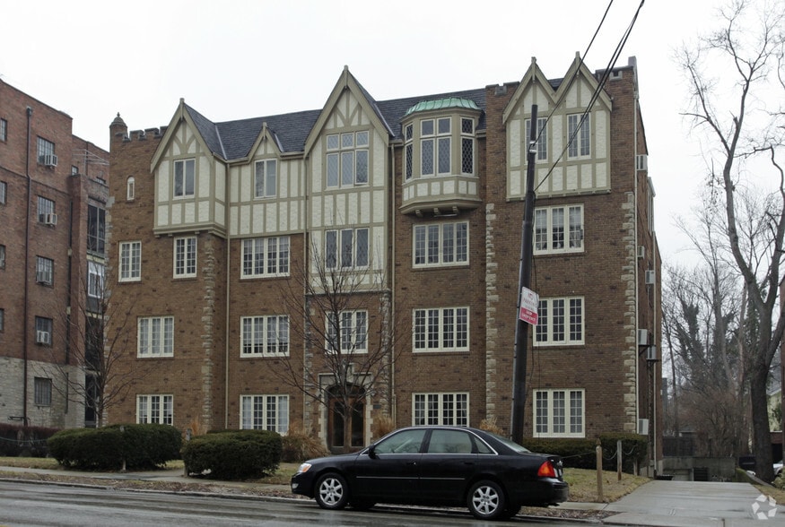 Building Photo - 2558 Madison Rd