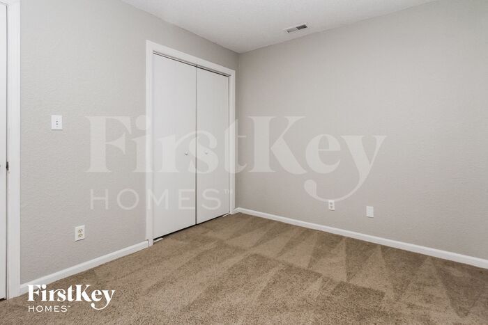 Building Photo - 4041 Magnolia Dr