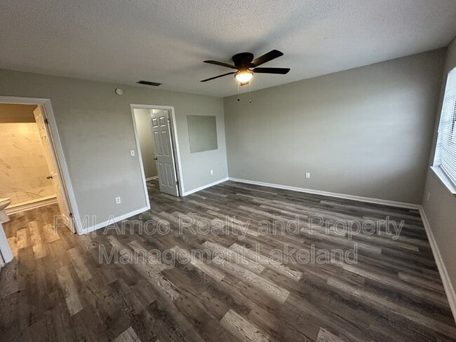 Building Photo - 1108 Country Club Ln