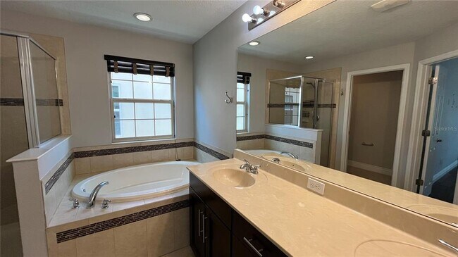 Building Photo - 6031 Roseate Spoonbill Dr