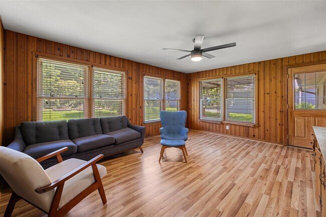 Building Photo - 1206 Larkwood Dr