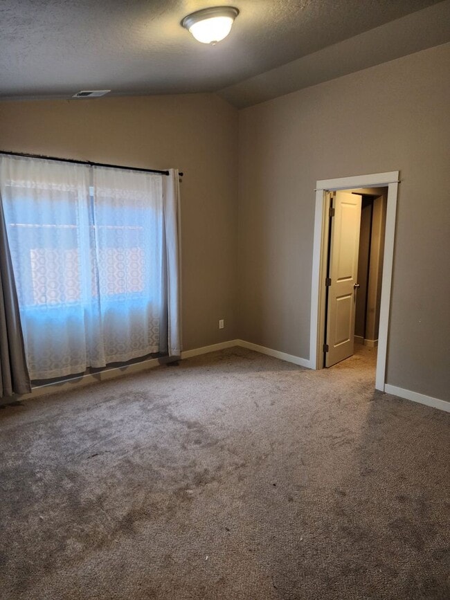 Building Photo - New 3 bedroom Hayden Home