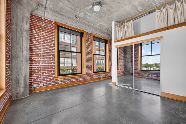 Building Photo - 1601 Washington Ave