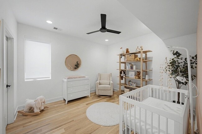 Building Photo - 2510 Barclay Dr