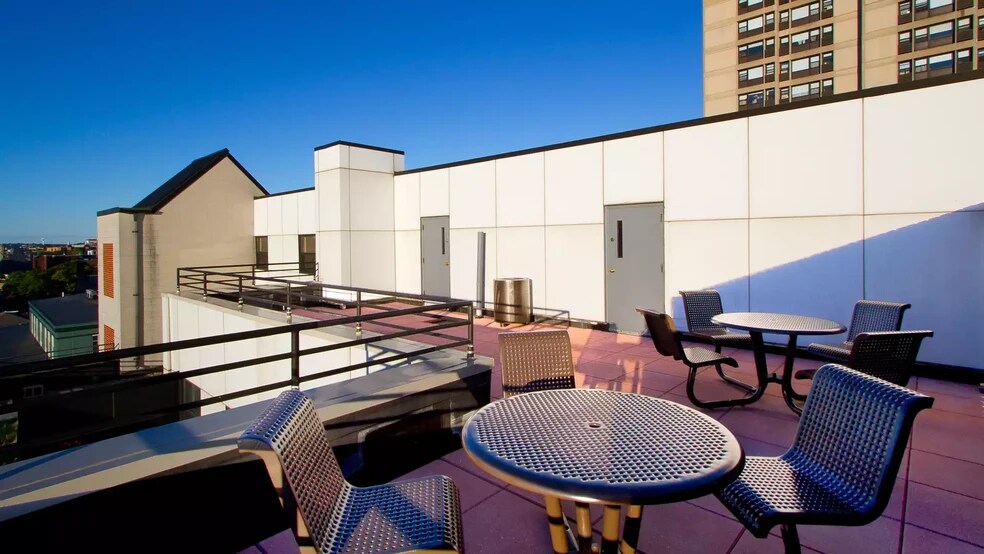 Building Photo - 13 Magazine St