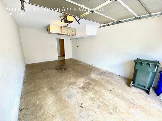 Building Photo - 818 Apple Valley Dr