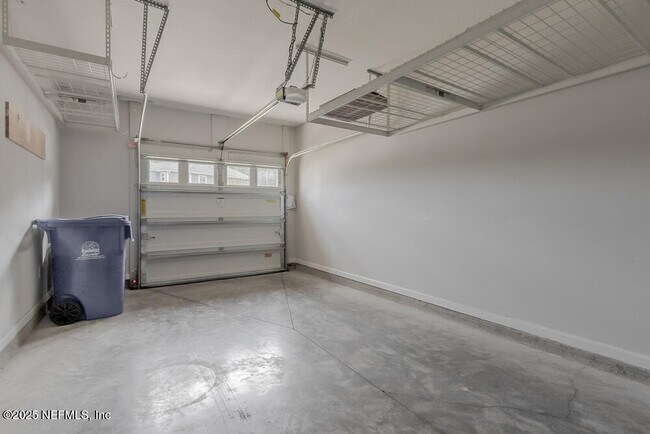 Building Photo - 112 Via Sonrisa
