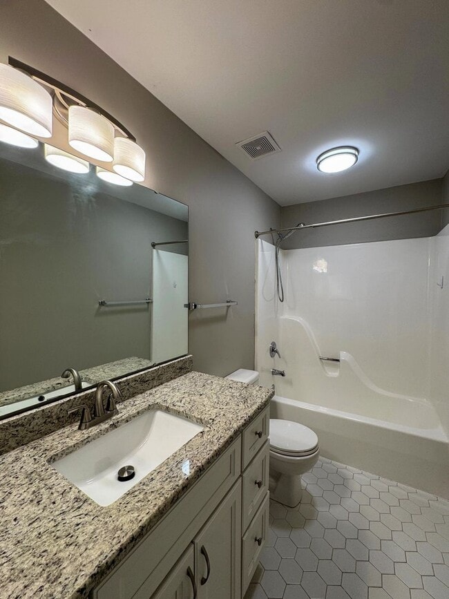 Building Photo - Charming 4 Bed 2 Bath Home in Jack Britt