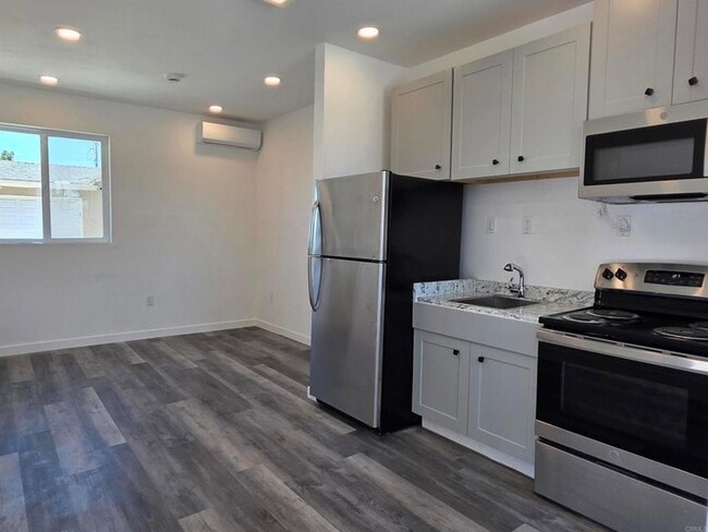 Building Photo - 1819 Oakshire Ct