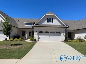 Building Photo - 161 Rugby Dr