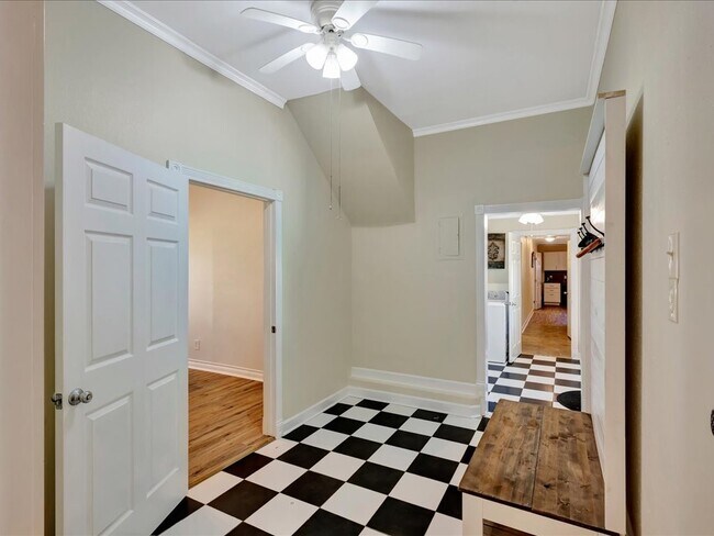 Building Photo - 683 Water View Dr