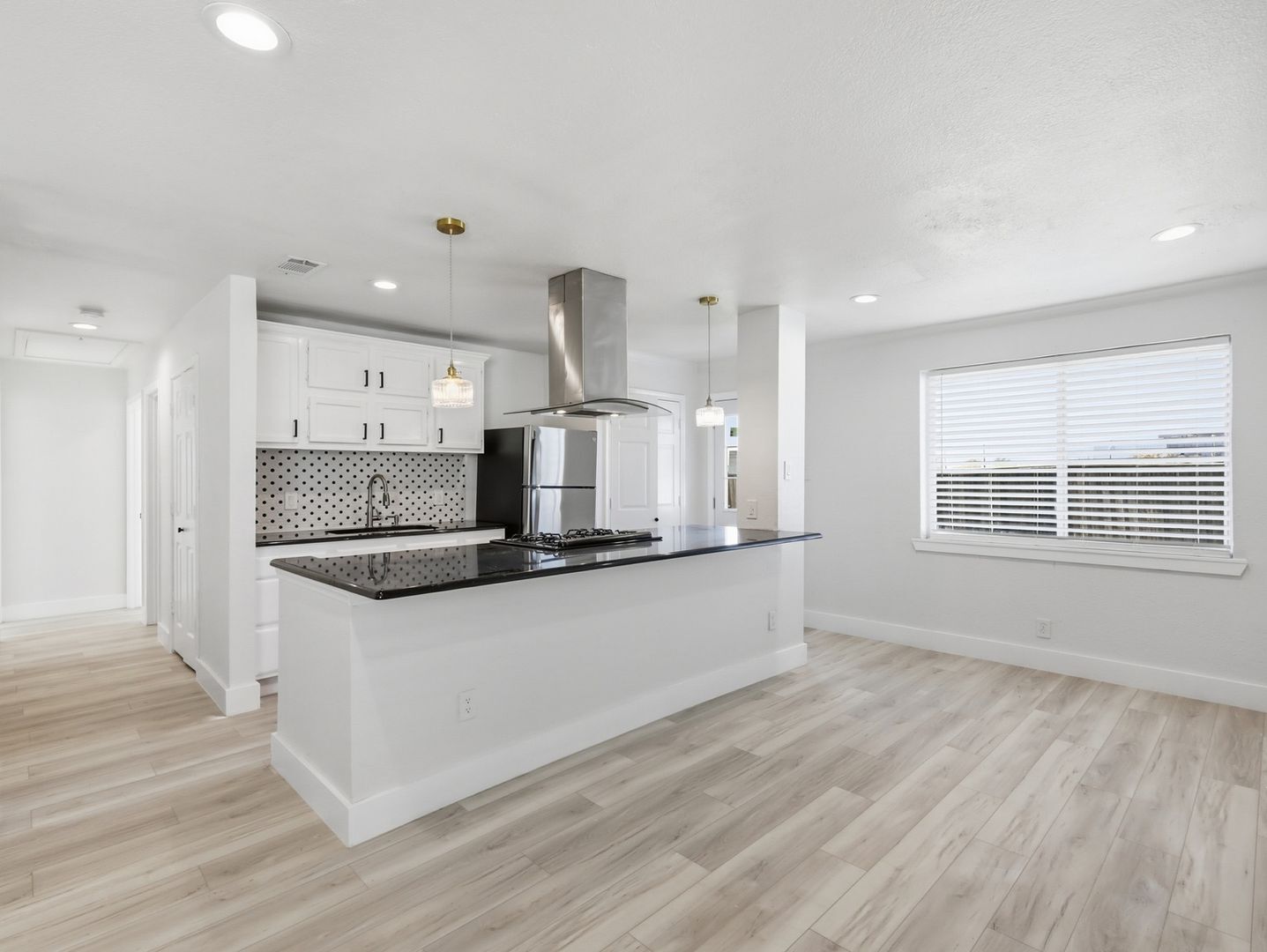 Building Photo - 1002 Mardi Gras Ln