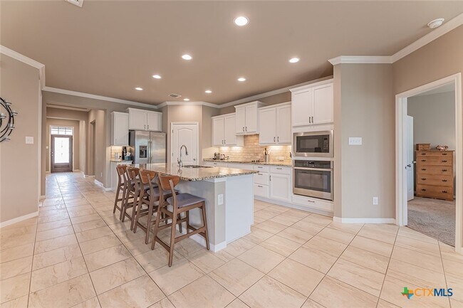 Building Photo - 3212 Trinity Dr