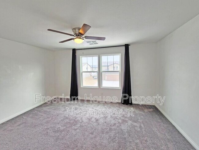 Building Photo - 3821 E Weld Ave