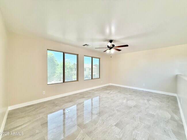 Building Photo - 10631 E Sunflower Ln