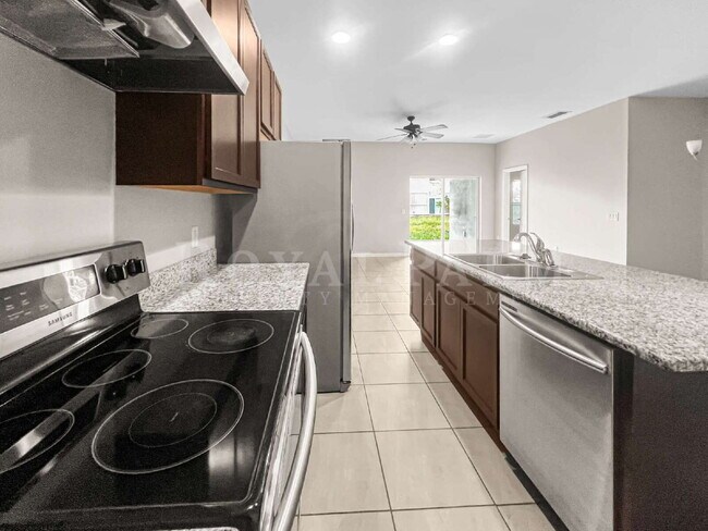 Building Photo - Spacious 3-Bedroom Home in the Heart of Cape Coral!