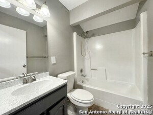 Building Photo - 844 E Sunshine Dr