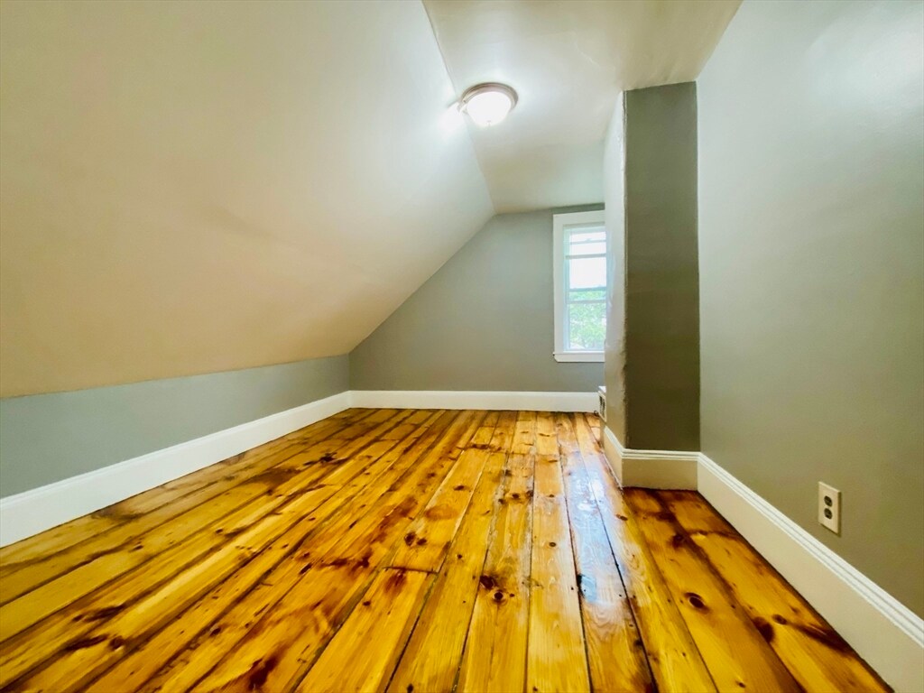 Building Photo - 18 Montvale Ave