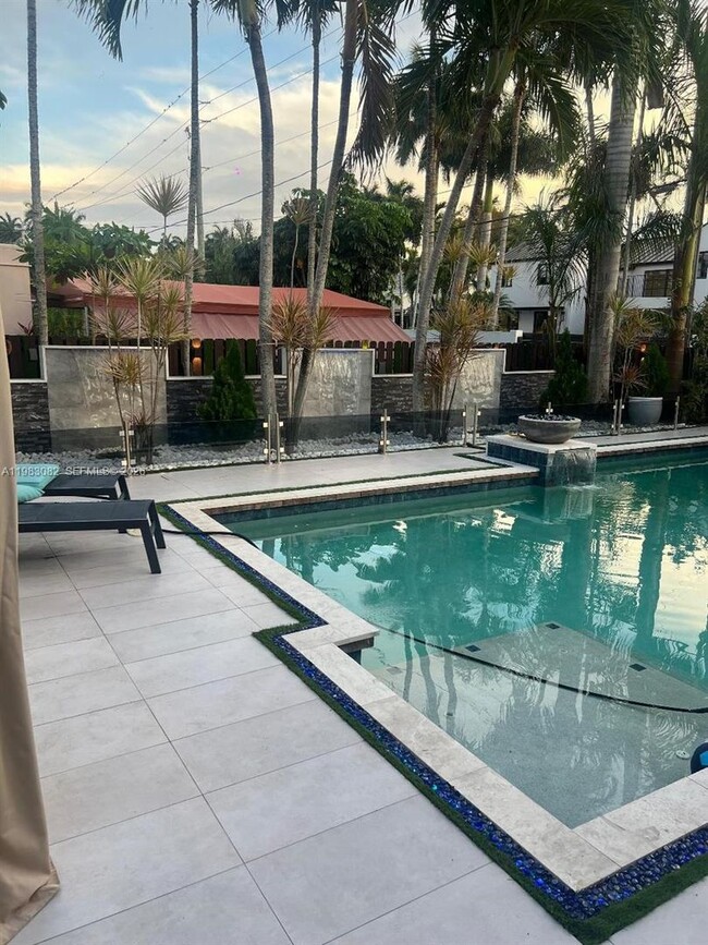 Building Photo - 1430 Polk St