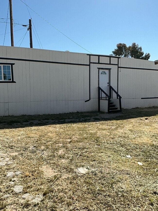Building Photo - 29255 Old Hwy 58